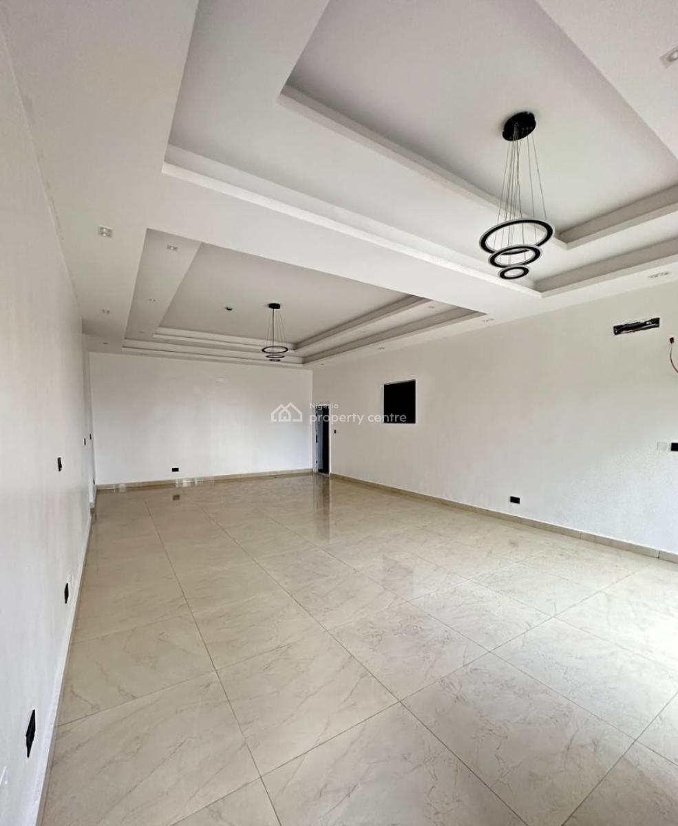 Serviced with 24/7 Power Supply 3 Bedroom En-suite Flat with an Enclos, Victoria Island (vi), Lagos, Flat / Apartment for Rent