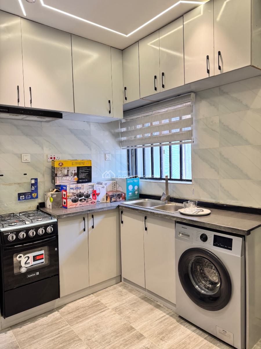 Luxury Smart 2 Bedroom Furnished and Serviced Apartment, Zone 5, Wuse, Abuja, Flat / Apartment Short Let