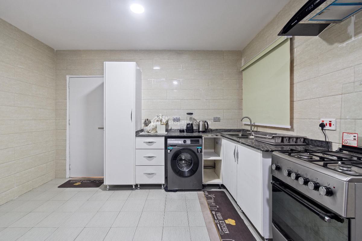 Luxury 3 Bedroom with a Pool, Swimming Pool, Parkview Estate, Ikoyi, Lagos, Flat / Apartment Short Let