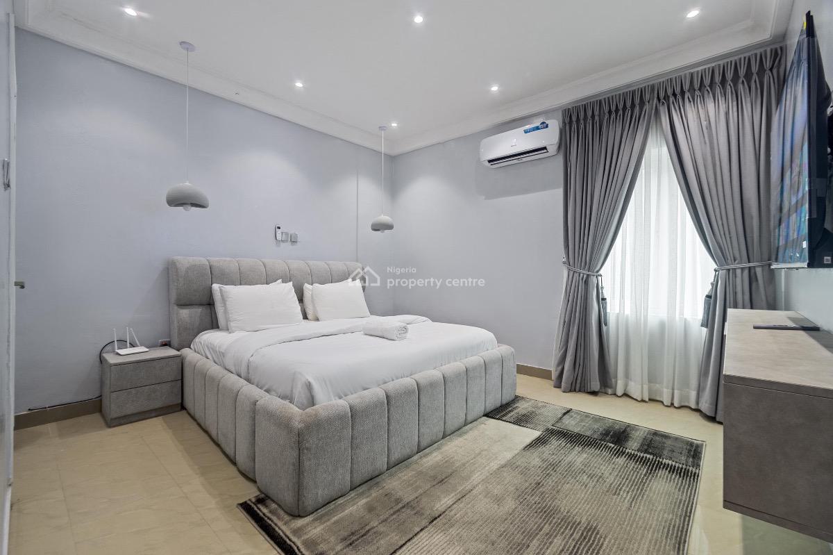 Luxury 3 Bedroom with a Pool, Swimming Pool, Parkview Estate, Ikoyi, Lagos, Flat / Apartment Short Let