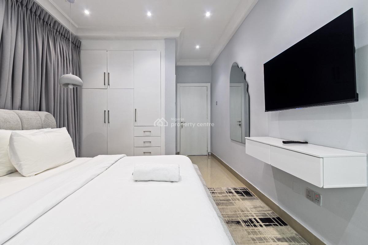 Luxury 3 Bedroom with a Pool, Swimming Pool, Parkview Estate, Ikoyi, Lagos, Flat / Apartment Short Let