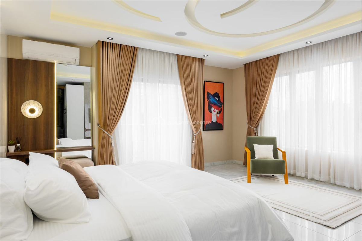 Luxurious 3-bedroom Apartment with Housekeeping,gym and Private Cinema, Swimming Pool,gym,cinema,karaoke,fingerprint Door Lock,art Display, Banana Island, Ikoyi, Lagos, Flat / Apartment Short Let