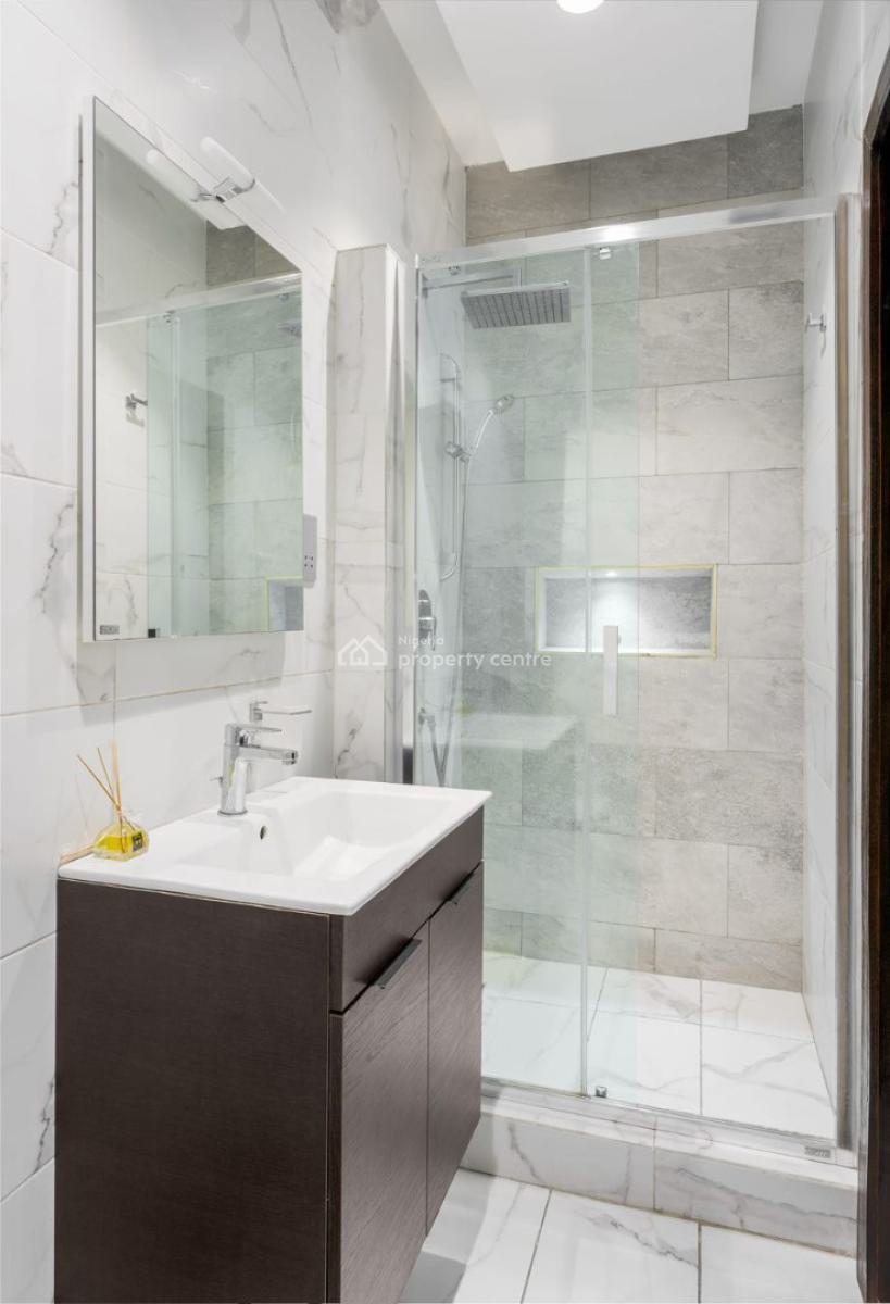 Luxurious 3-bedroom Apartment with Housekeeping,gym and Private Cinema, Swimming Pool,gym,cinema,karaoke,fingerprint Door Lock,art Display, Banana Island, Ikoyi, Lagos, Flat / Apartment Short Let