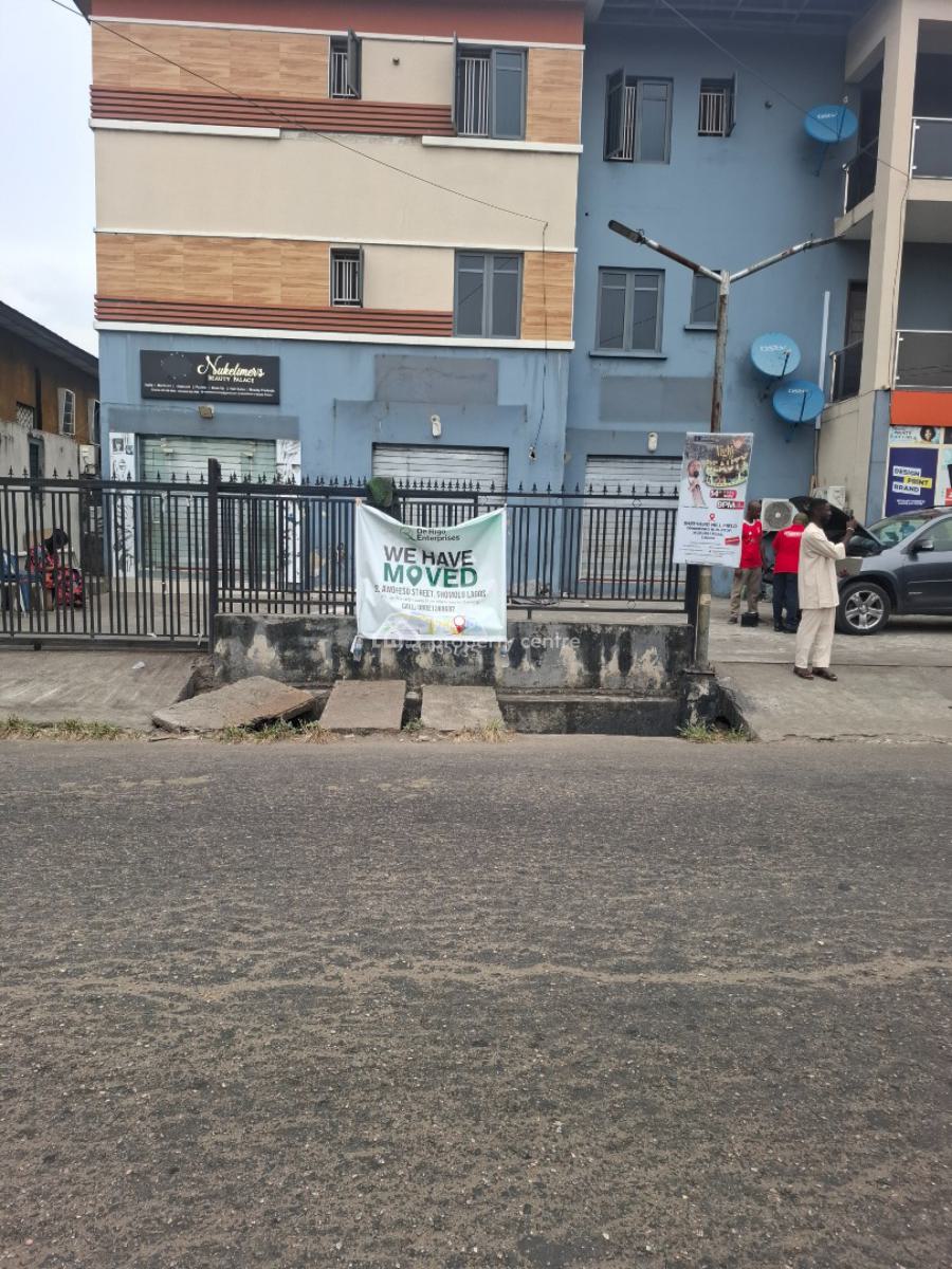Fresh Letting!!! Big Shop Available for Rt  Location: Shipeolu Str, Palmgrove, Shomolu, Lagos, Shop for Rent