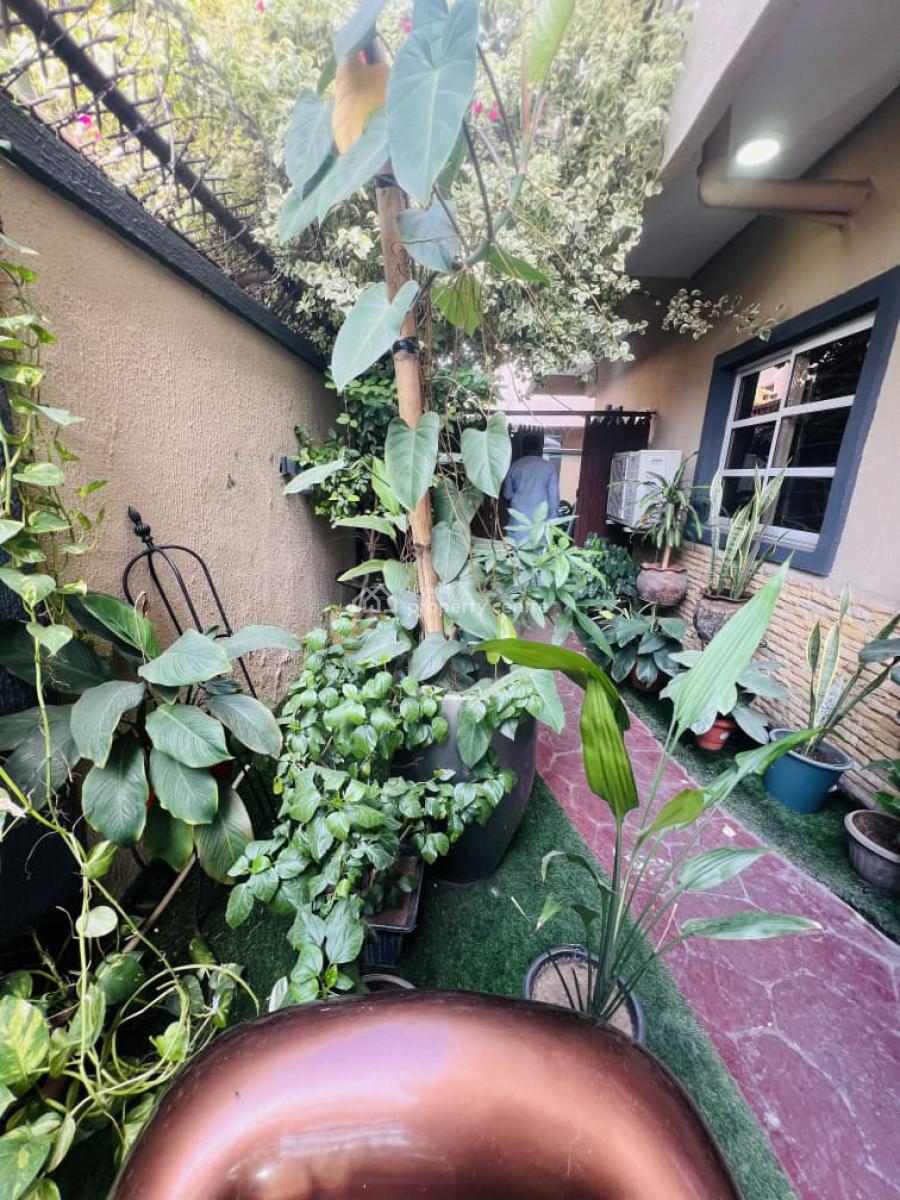 Well Maintained Spacious 4 Bedroom Semi Detached House with 2 Rooms Bq, Off Admiralty Way Lekki Phase 1, Lekki Phase 1, Lekki, Lagos, House for Rent