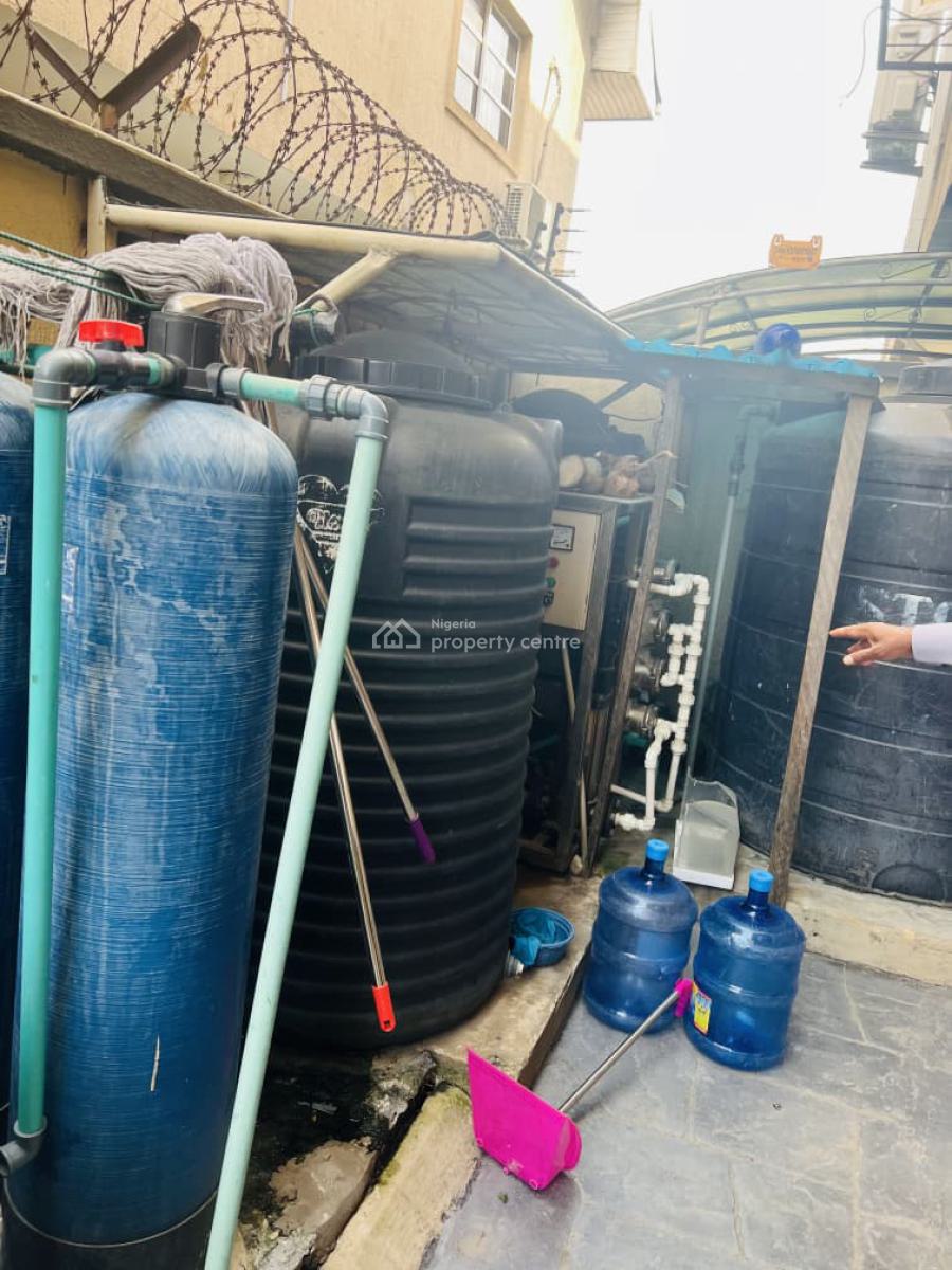 Well Maintained Spacious 4 Bedroom Semi Detached House with 2 Rooms Bq, Off Admiralty Way Lekki Phase 1, Lekki Phase 1, Lekki, Lagos, House for Rent