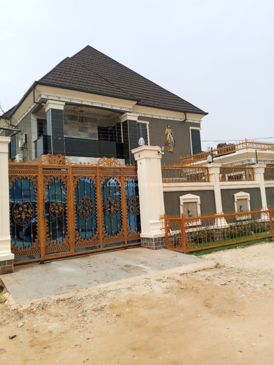 Luxury Sharp Mini Flat Upstairs, Banana Layout Estate Bucknor Isheri Bridge., Isolo, Lagos, Mini Flat (room and Parlour) for Rent