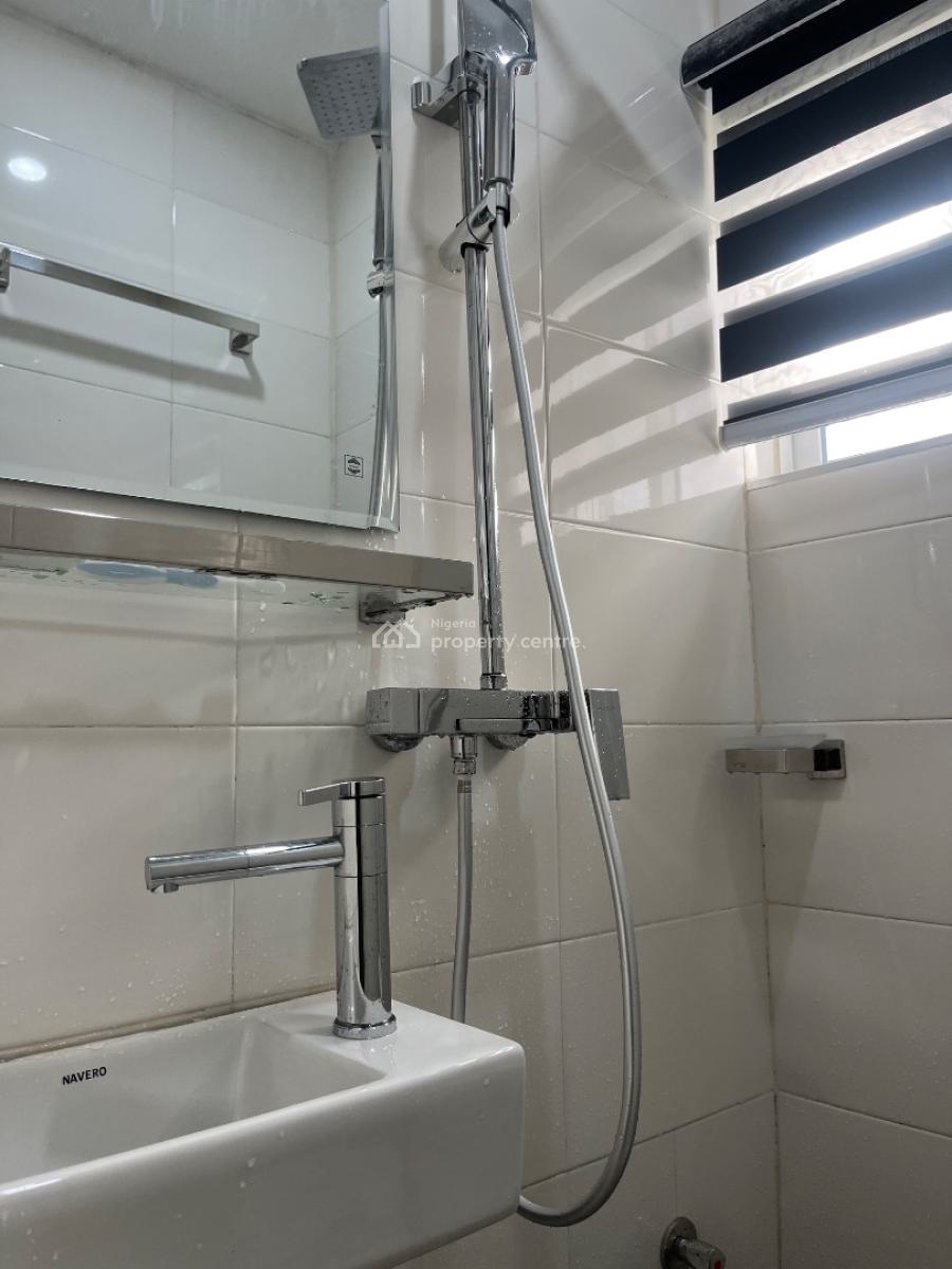 Modern & Cozy Studio Room for Yearly Stay, Jibowu, Yaba, Lagos, Self Contain (single Rooms) for Rent