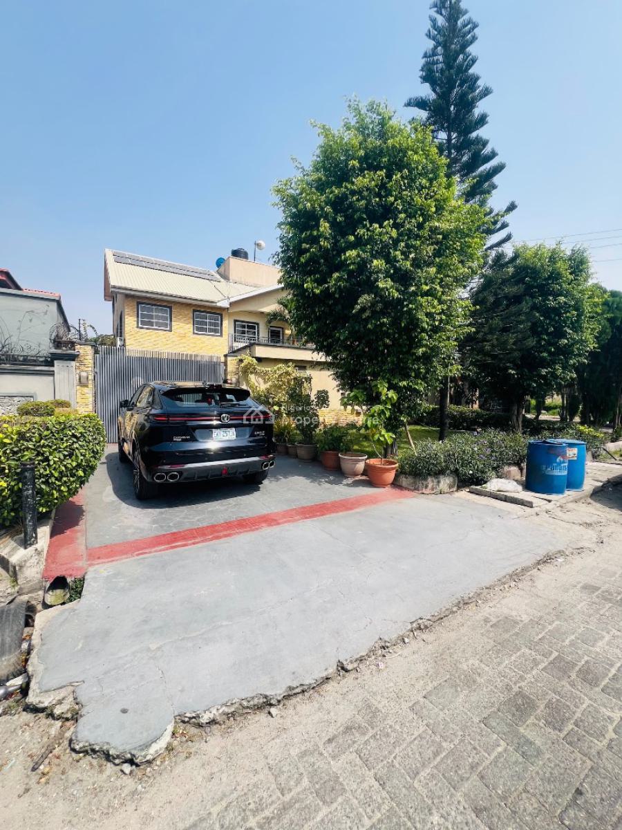 Standard 4bedroom, Lekki Phase 1, Lekki, Lagos, Semi-detached Duplex for Rent