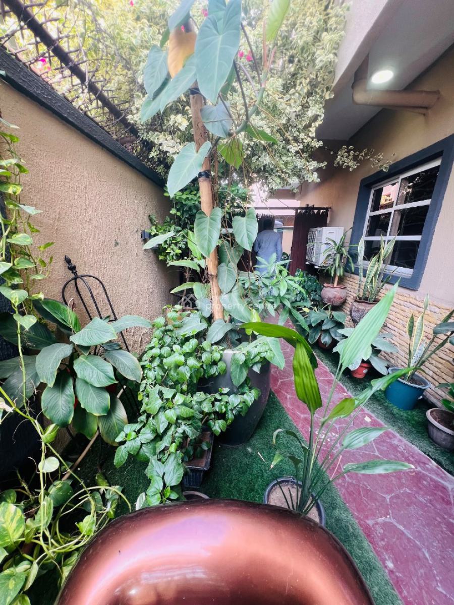 Standard 4bedroom, Lekki Phase 1, Lekki, Lagos, Semi-detached Duplex for Rent