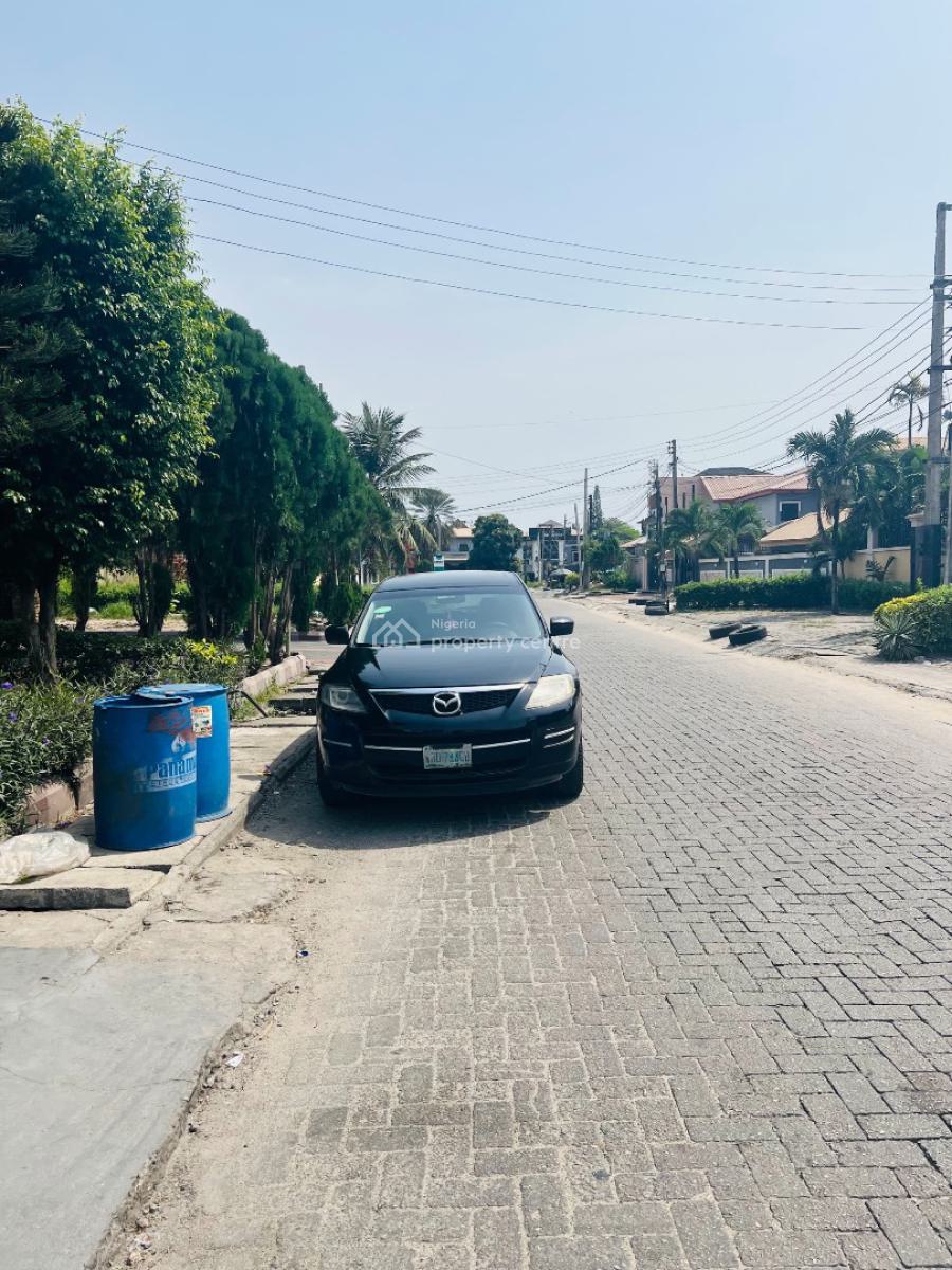 Standard 4bedroom, Lekki Phase 1, Lekki, Lagos, Semi-detached Duplex for Rent