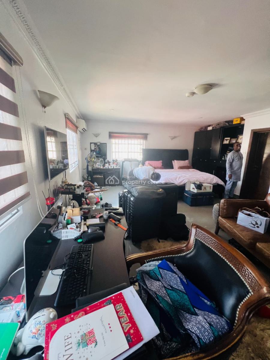 Standard 4bedroom, Lekki Phase 1, Lekki, Lagos, Semi-detached Duplex for Rent