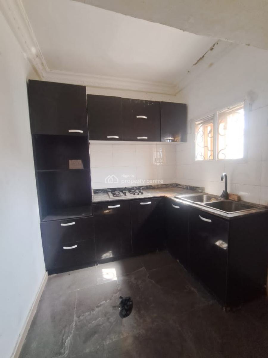 Luxury and Spacious Mini Flat Upstairs with Visitors Toilet, Secured Place, Ikate, Lekki, Lagos, Mini Flat (room and Parlour) for Rent