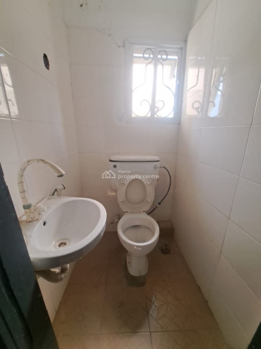Luxury and Spacious Mini Flat Upstairs with Visitors Toilet, Secured Place, Ikate, Lekki, Lagos, Mini Flat (room and Parlour) for Rent