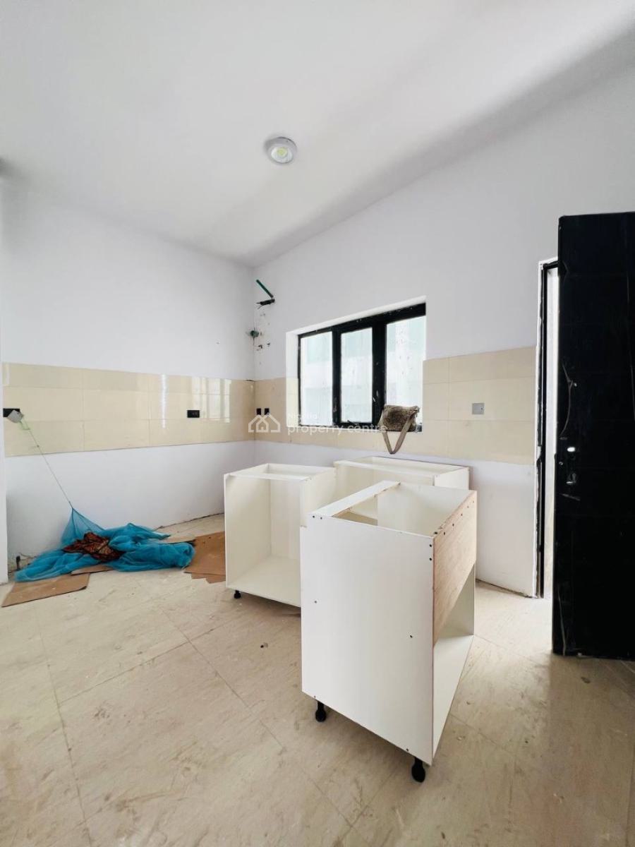 Spacious and Luxury 3 Bedroom Maisonette, Luxury and Spacious 3bedroom Masionette Duplex in an Estate, Lekki Phase 1, Lekki, Lagos, Terraced Duplex for Sale