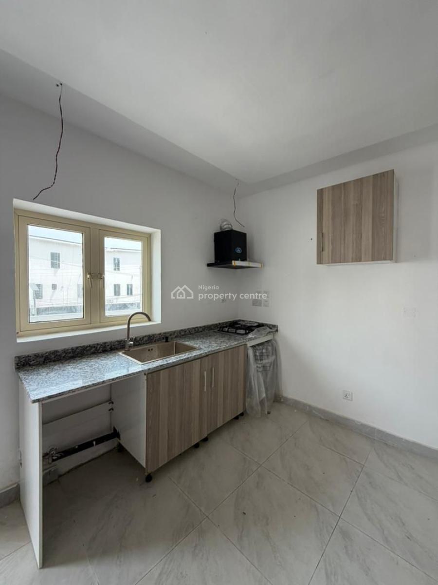 Secure & Spacious in Lekki: 2-bedroom, Off, Lekki, Lagos, Flat / Apartment for Rent