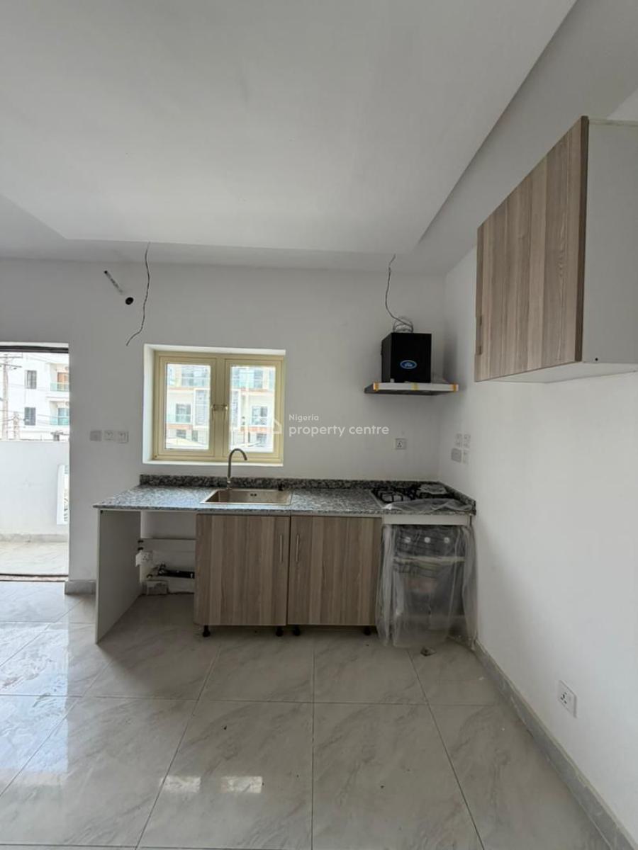 Secure & Spacious in Lekki: 2-bedroom, Off, Lekki, Lagos, Flat / Apartment for Rent