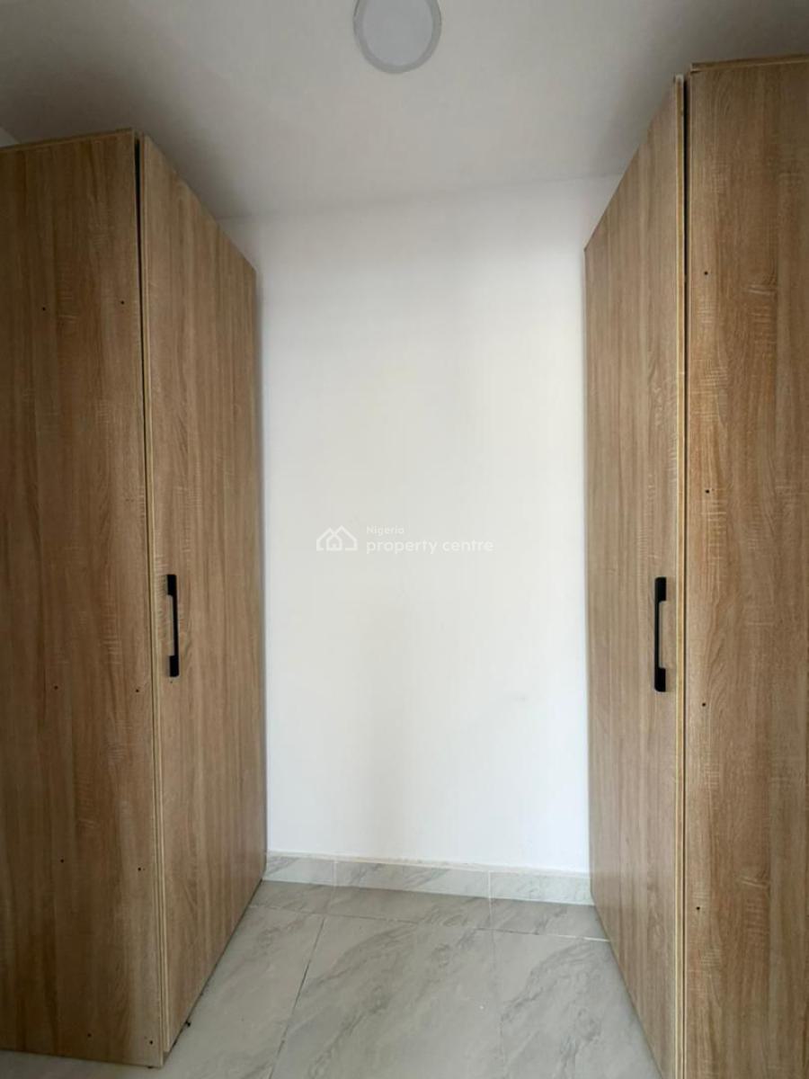 Secure & Spacious in Lekki: 2-bedroom, Off, Lekki, Lagos, Flat / Apartment for Rent