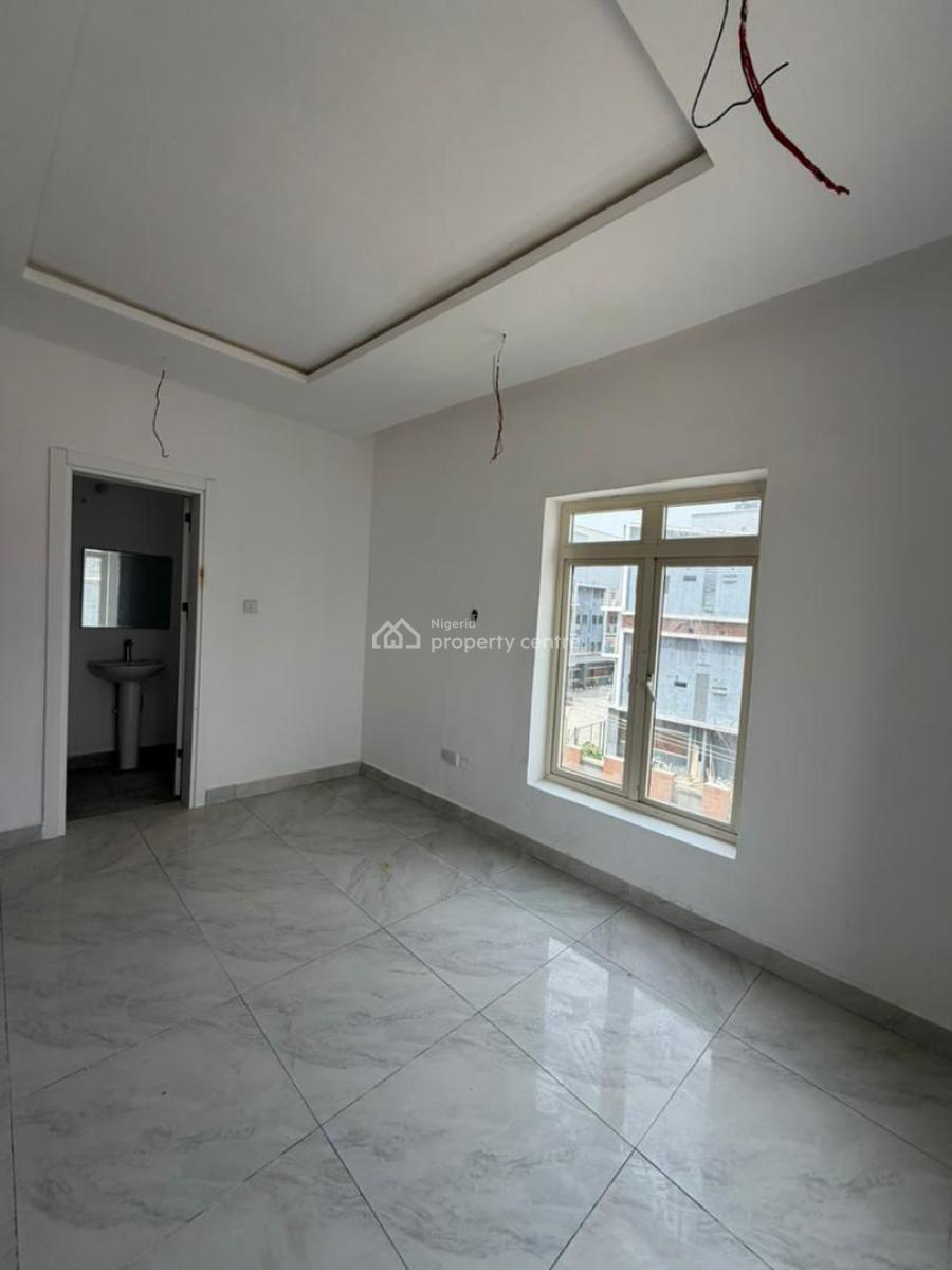 Secure & Spacious in Lekki: 2-bedroom, Off, Lekki, Lagos, Flat / Apartment for Rent