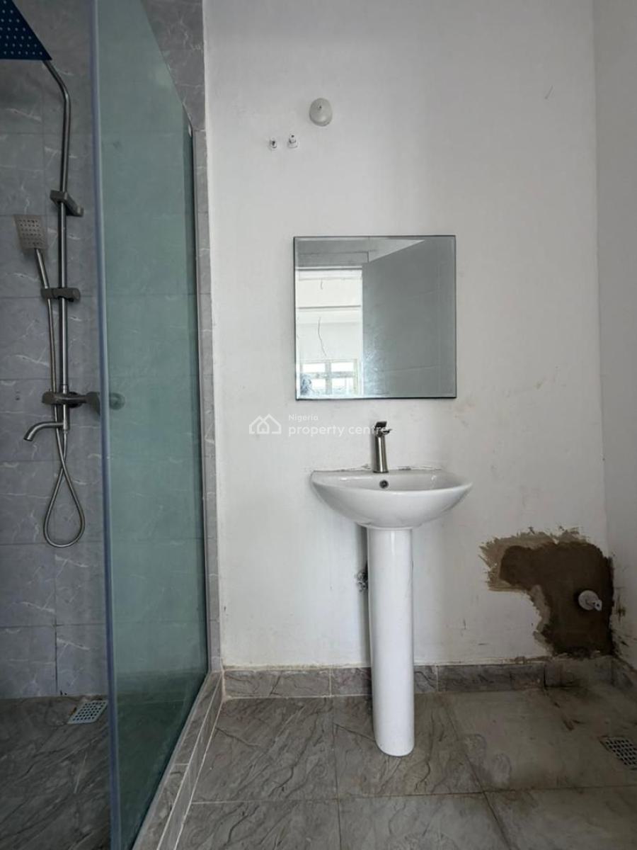 Secure & Spacious in Lekki: 2-bedroom, Off, Lekki, Lagos, Flat / Apartment for Rent