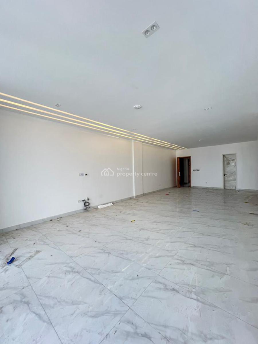 Spacious 2 Bedroom Apartment with and Elevator and Swimming Pool, Lekki Phase 1 Lagos, Lekki, Lagos, Block of Flats for Sale