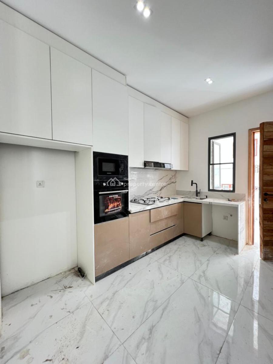 Spacious 2 Bedroom Apartment with and Elevator and Swimming Pool, Lekki Phase 1 Lagos, Lekki, Lagos, Block of Flats for Sale