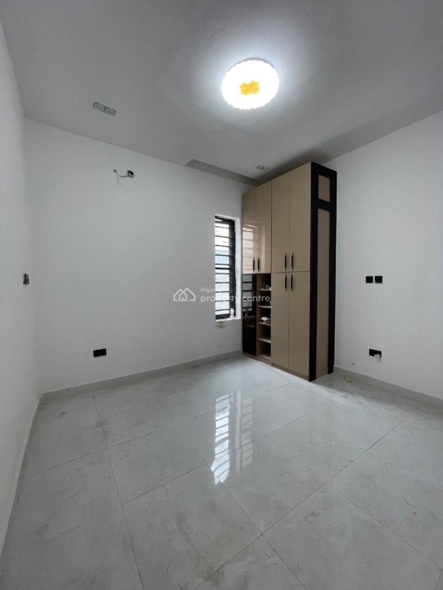 Wonderfully Finished 2 Bedroom Apartment in a Communal Living Space, Ologolo, Ologolo, Lekki, Lagos, Block of Flats for Sale