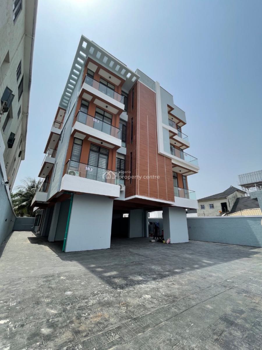 Wonderfully Finished 2 Bedroom Apartment in a Communal Living Space, Ologolo, Ologolo, Lekki, Lagos, Block of Flats for Sale