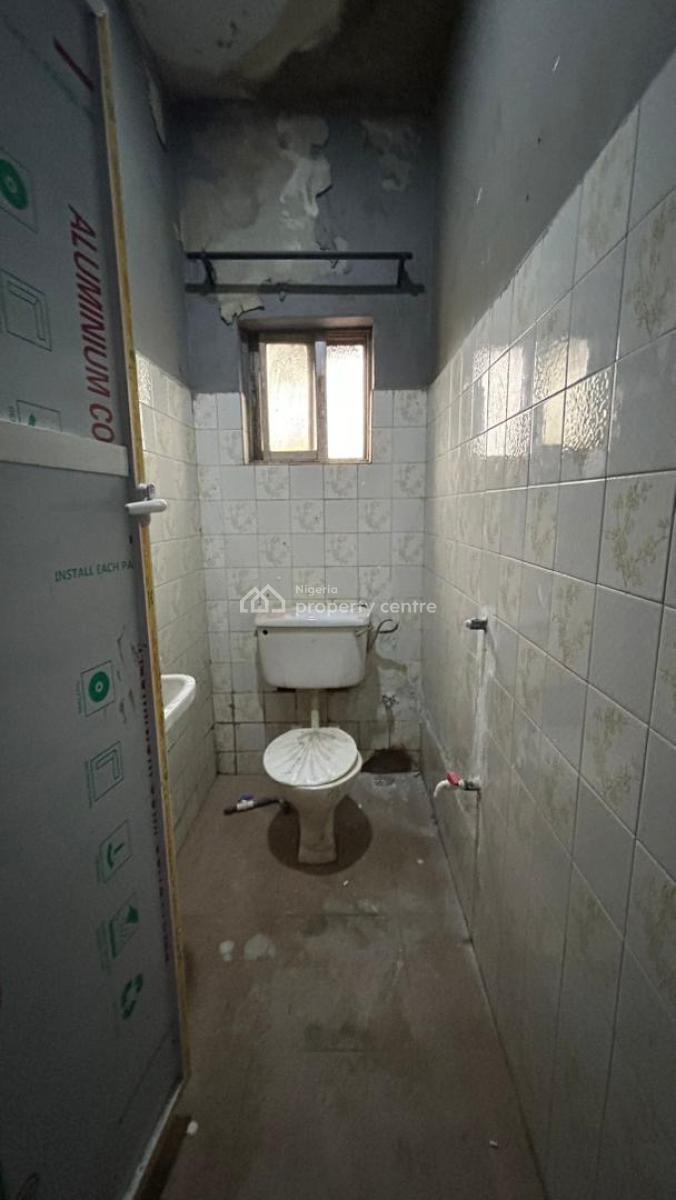 Renovated 3 Bedroom Flat, Off Ramat Crescent, Ogudu, Lagos, House for Rent