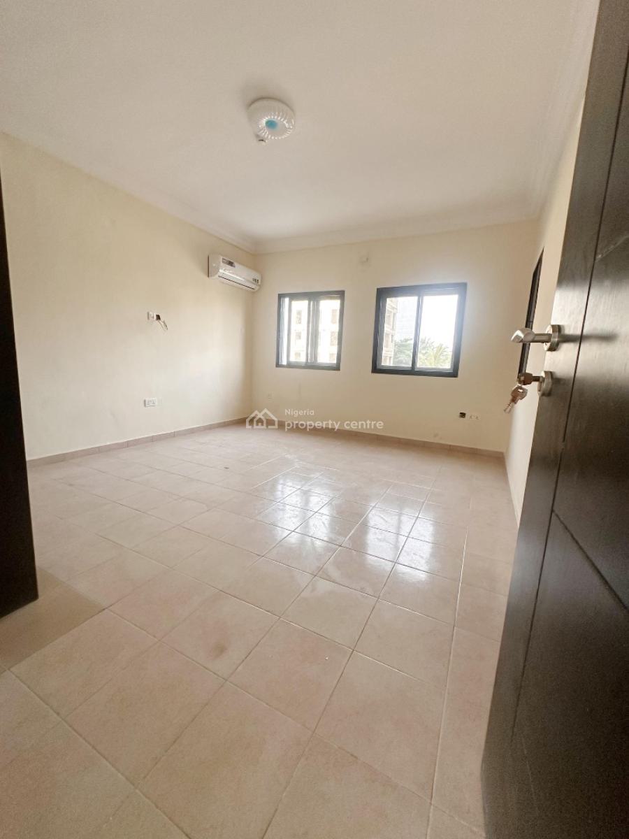 Fully Serviced Spacious 3 Bedroom Apartment, Admiralty Way, Lekki Phase 1, Lekki, Lagos, Flat / Apartment for Rent