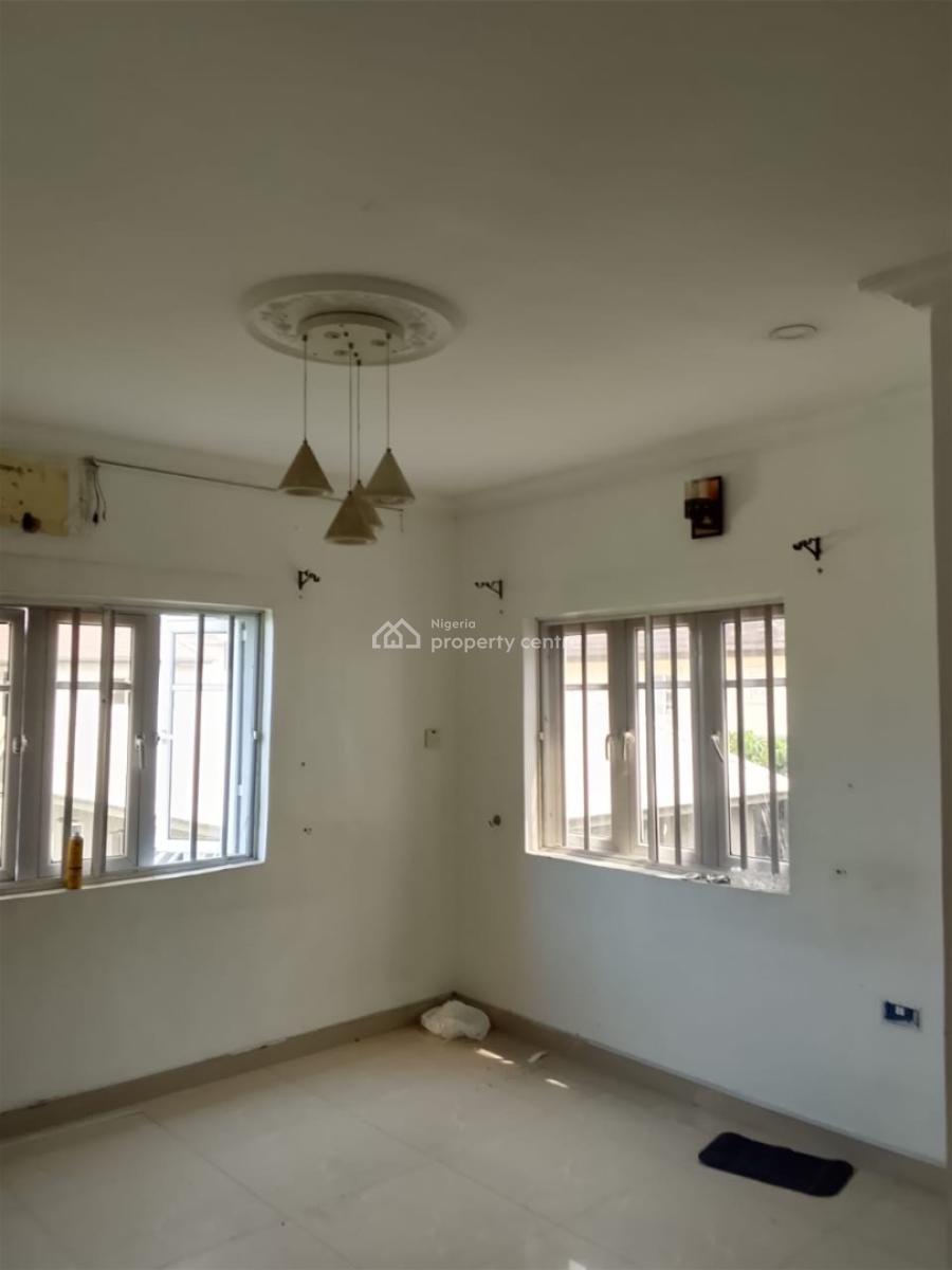 Commercial 3bedrooms Apartments, Lekki Phase 1, Lekki, Lagos, Office Space for Rent