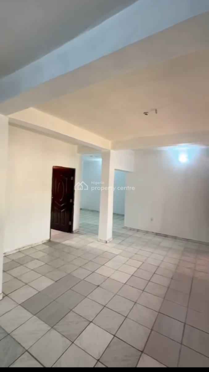 4 Bedroom Flat, 1st Floor , Tarred Rd, Area 8(tarred Rd), Garki, Abuja, Flat / Apartment for Rent