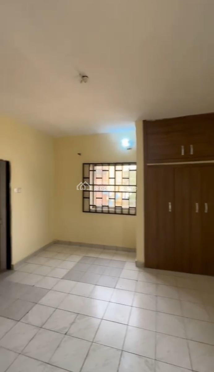 4 Bedroom Flat, 1st Floor , Tarred Rd, Area 8(tarred Rd), Garki, Abuja, Flat / Apartment for Rent