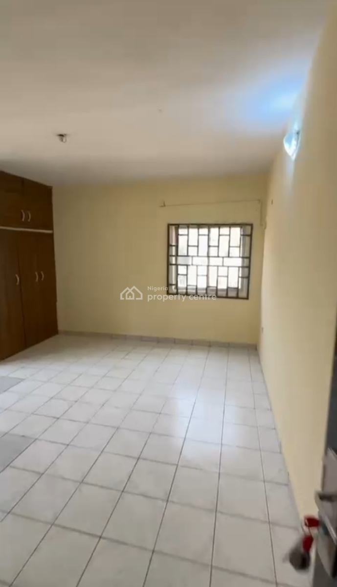 4 Bedroom Flat, 1st Floor , Tarred Rd, Area 8(tarred Rd), Garki, Abuja, Flat / Apartment for Rent