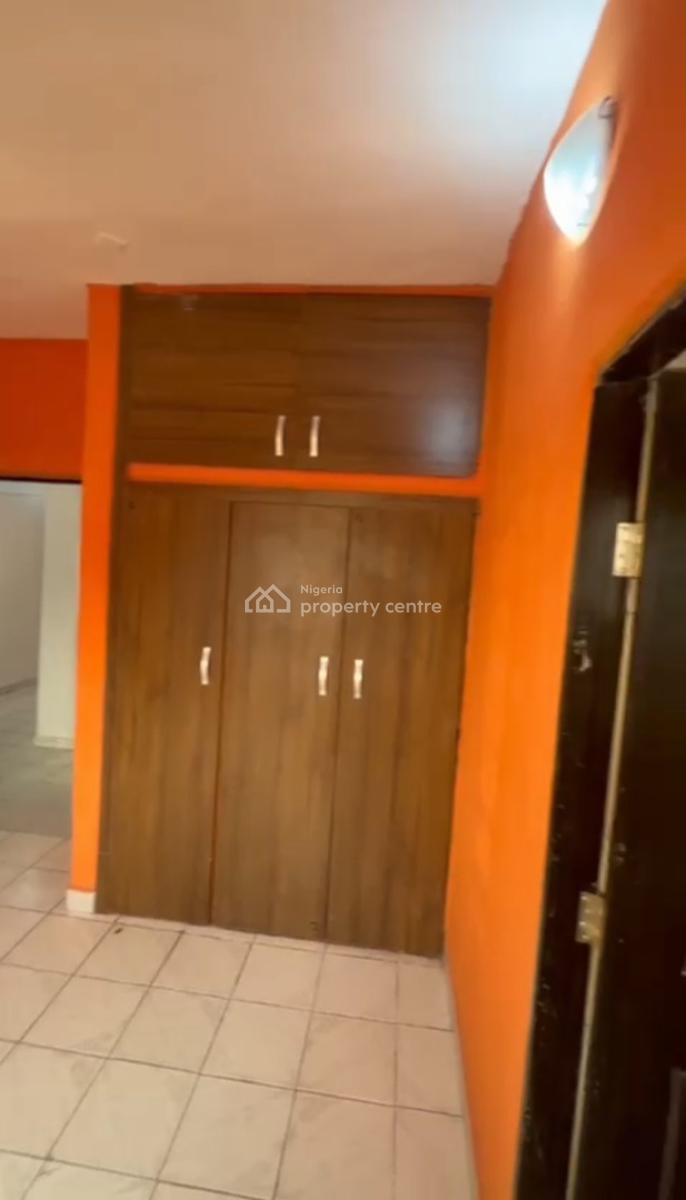 4 Bedroom Flat, 1st Floor , Tarred Rd, Area 8(tarred Rd), Garki, Abuja, Flat / Apartment for Rent