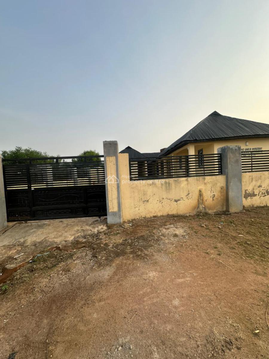 a School Building Consist of 8-classrooms and Administrative Office, Behind Alagbado Specialist Hospital, Ajegunle Community, Ilorin., Ilorin West, Kwara, School for Sale