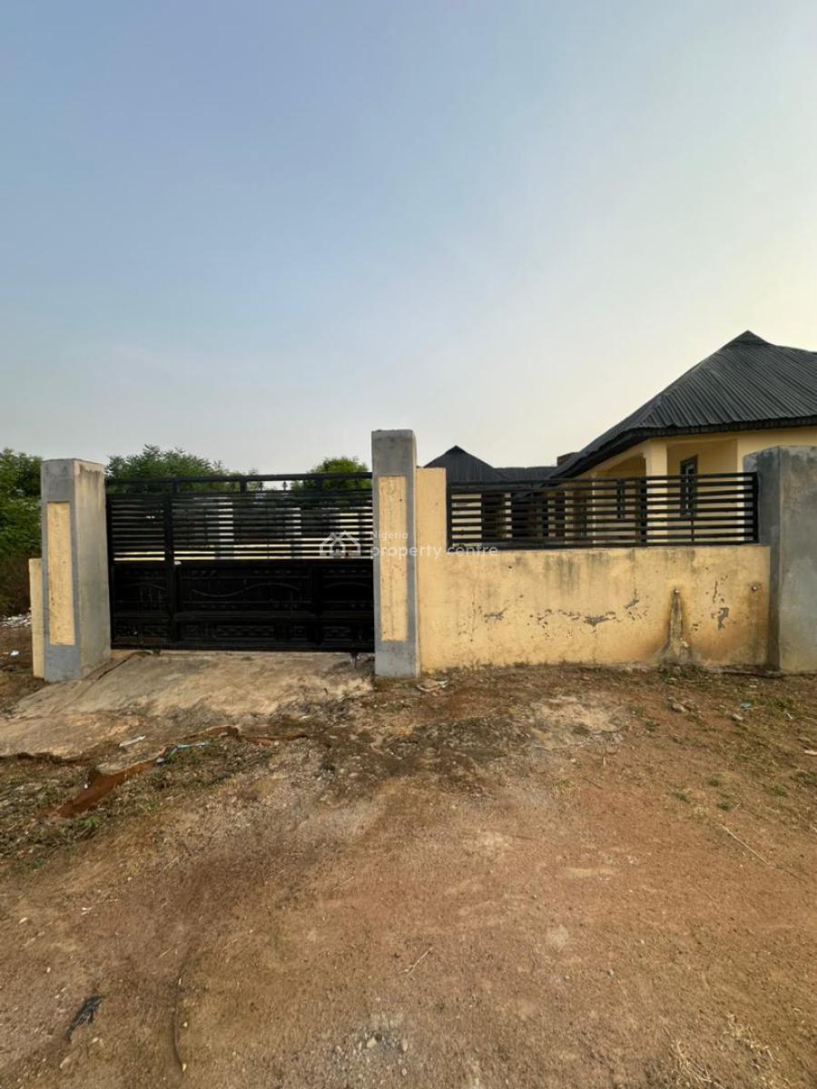 a School Building Consist of 8-classrooms and Administrative Office, Behind Alagbado Specialist Hospital, Ajegunle Community, Ilorin., Ilorin West, Kwara, School for Sale