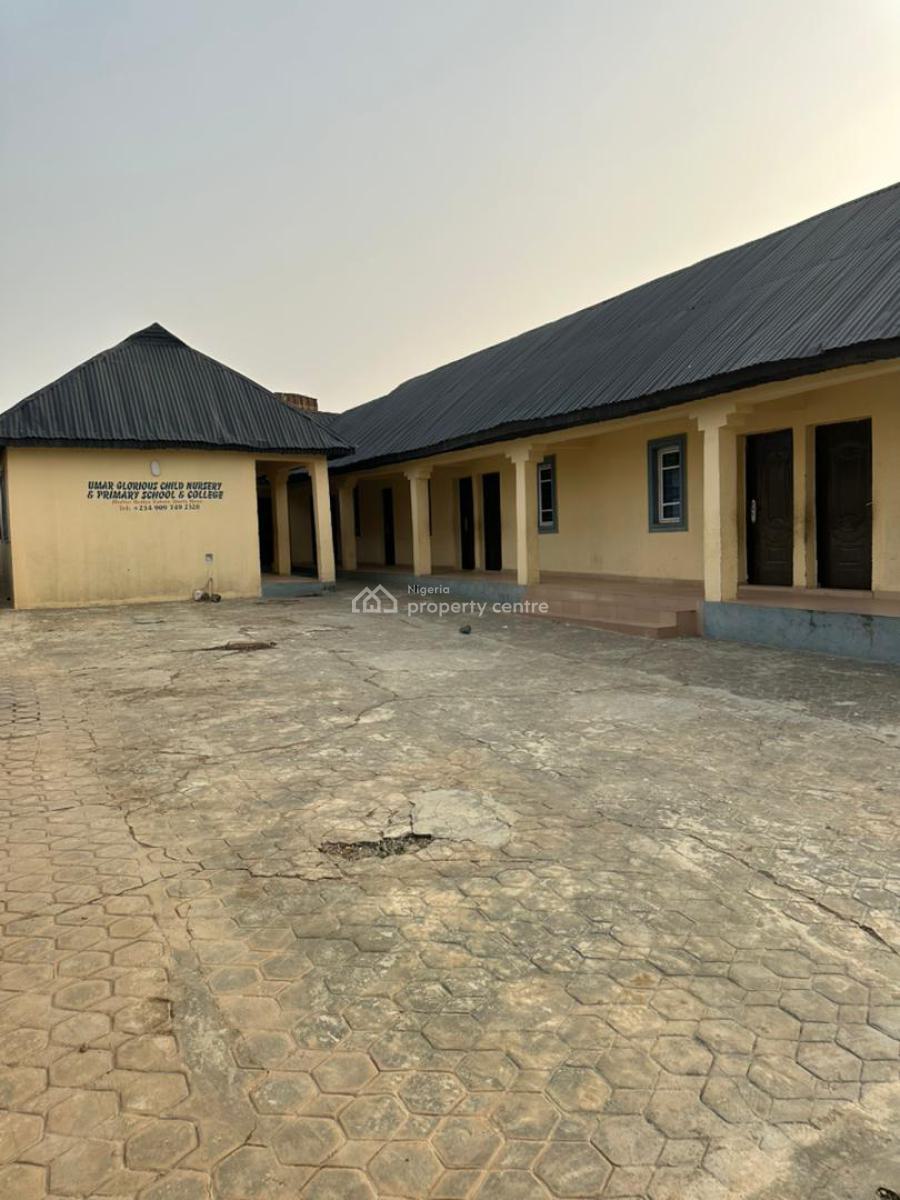 a School Building Consist of 8-classrooms and Administrative Office, Behind Alagbado Specialist Hospital, Ajegunle Community, Ilorin., Ilorin West, Kwara, School for Sale