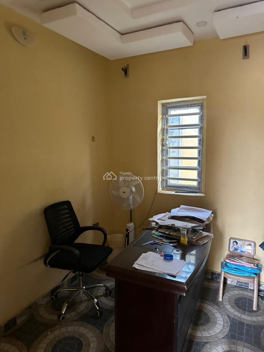 a School Building Consist of 8-classrooms and Administrative Office, Behind Alagbado Specialist Hospital, Ajegunle Community, Ilorin., Ilorin West, Kwara, School for Sale