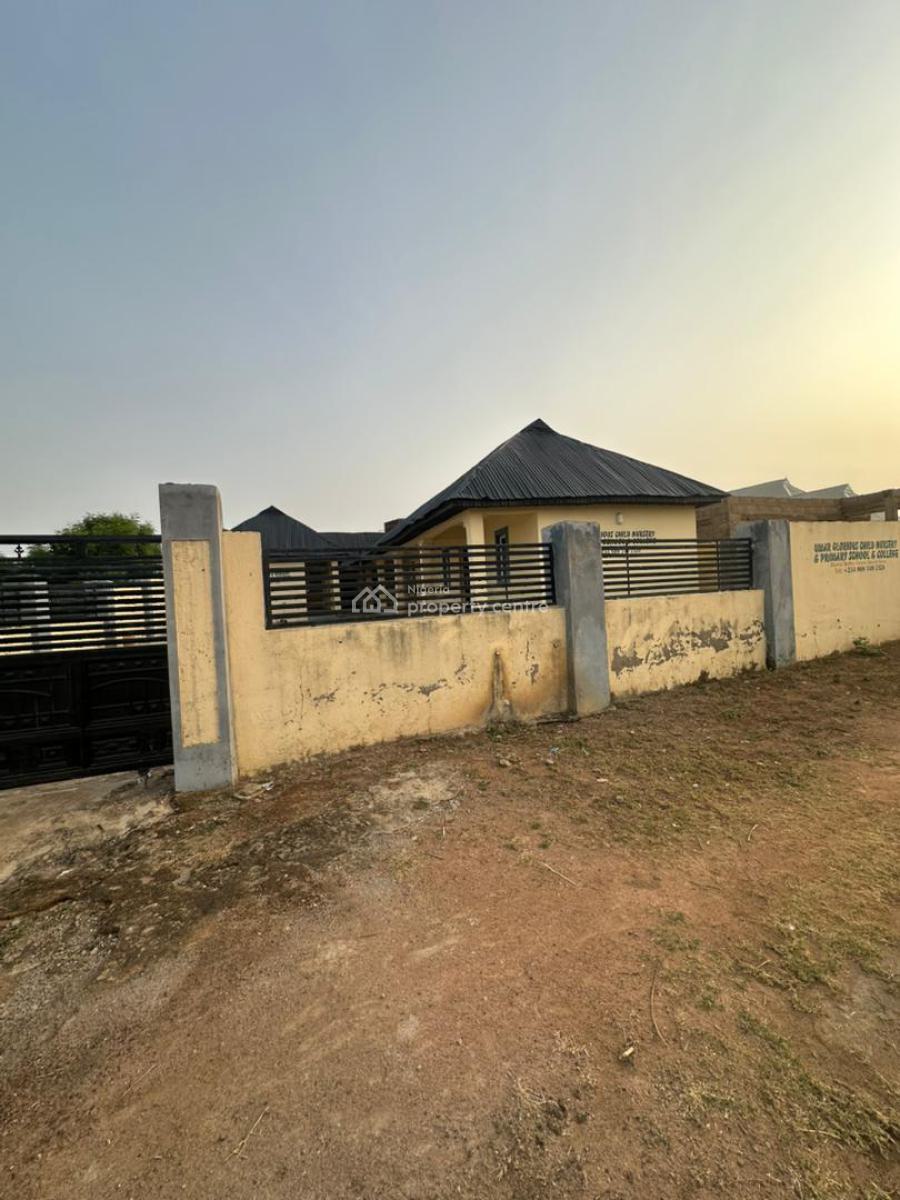 a School Building Consist of 8-classrooms and Administrative Office, Behind Alagbado Specialist Hospital, Ajegunle Community, Ilorin., Ilorin West, Kwara, School for Sale