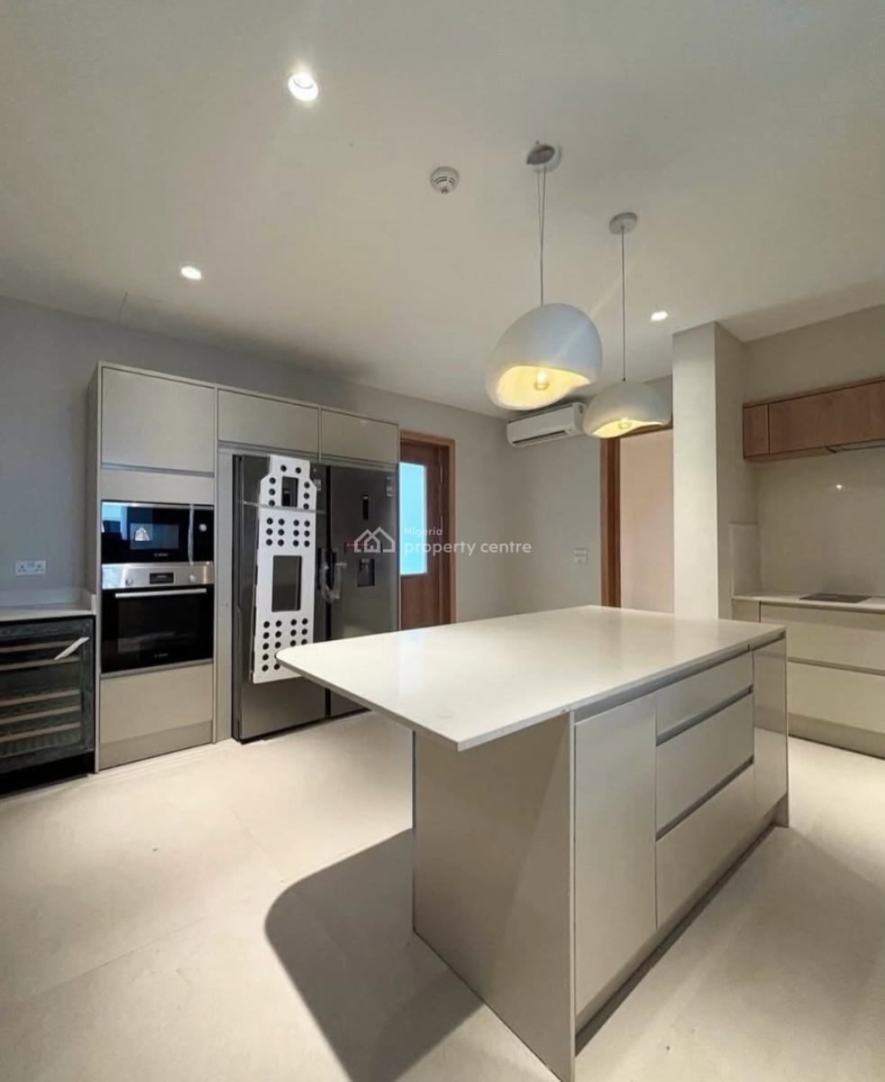 New and Serviced with 24/7 Power Supply 3 Bedroom En-suite Luxurious F, Ikoyi, Lagos, Flat / Apartment for Rent