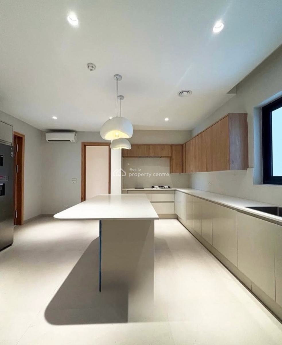 New and Serviced with 24/7 Power Supply 3 Bedroom En-suite Luxurious F, Ikoyi, Lagos, Flat / Apartment for Rent