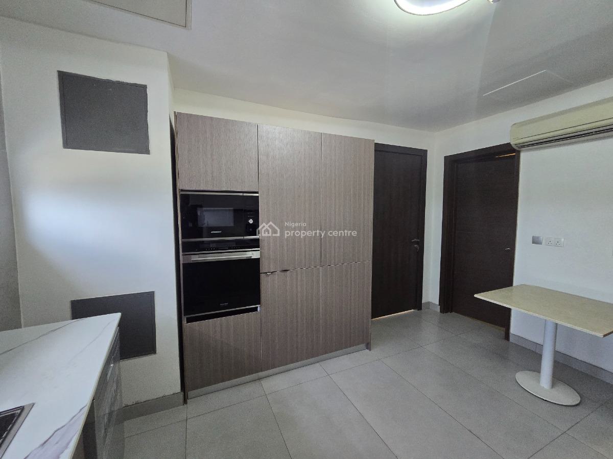 Fully Furnished & Serviced Two (2) Bedroom Flat with Elevator & Gym, Victoria Island (vi), Lagos, Flat / Apartment for Sale