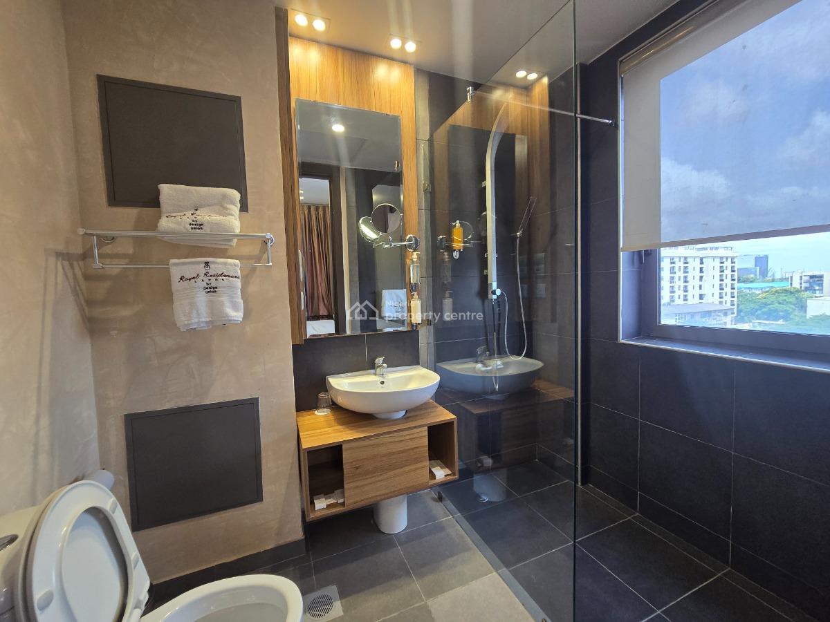 Fully Furnished & Serviced Two (2) Bedroom Flat with Elevator & Gym, Victoria Island (vi), Lagos, Flat / Apartment for Sale