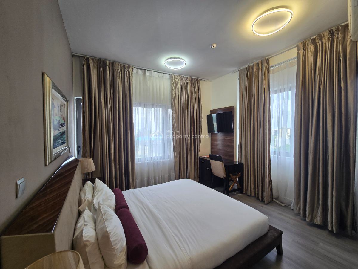 Fully Furnished & Serviced Two (2) Bedroom Flat with Elevator & Gym, Victoria Island (vi), Lagos, Flat / Apartment for Sale