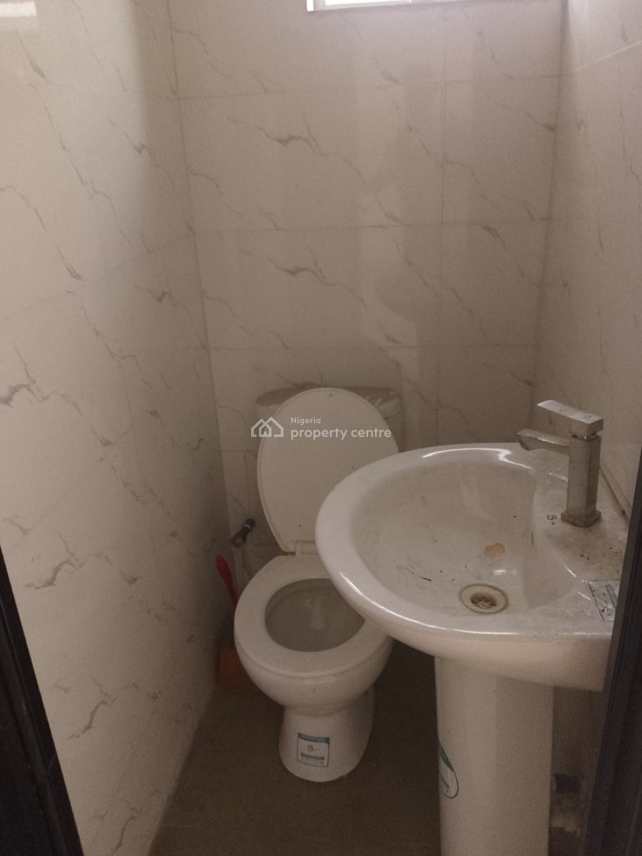 Very Spacious 2bedroom Flat Apartment, Ilaje Mobile Road, Ajah, Lagos, Flat / Apartment for Rent