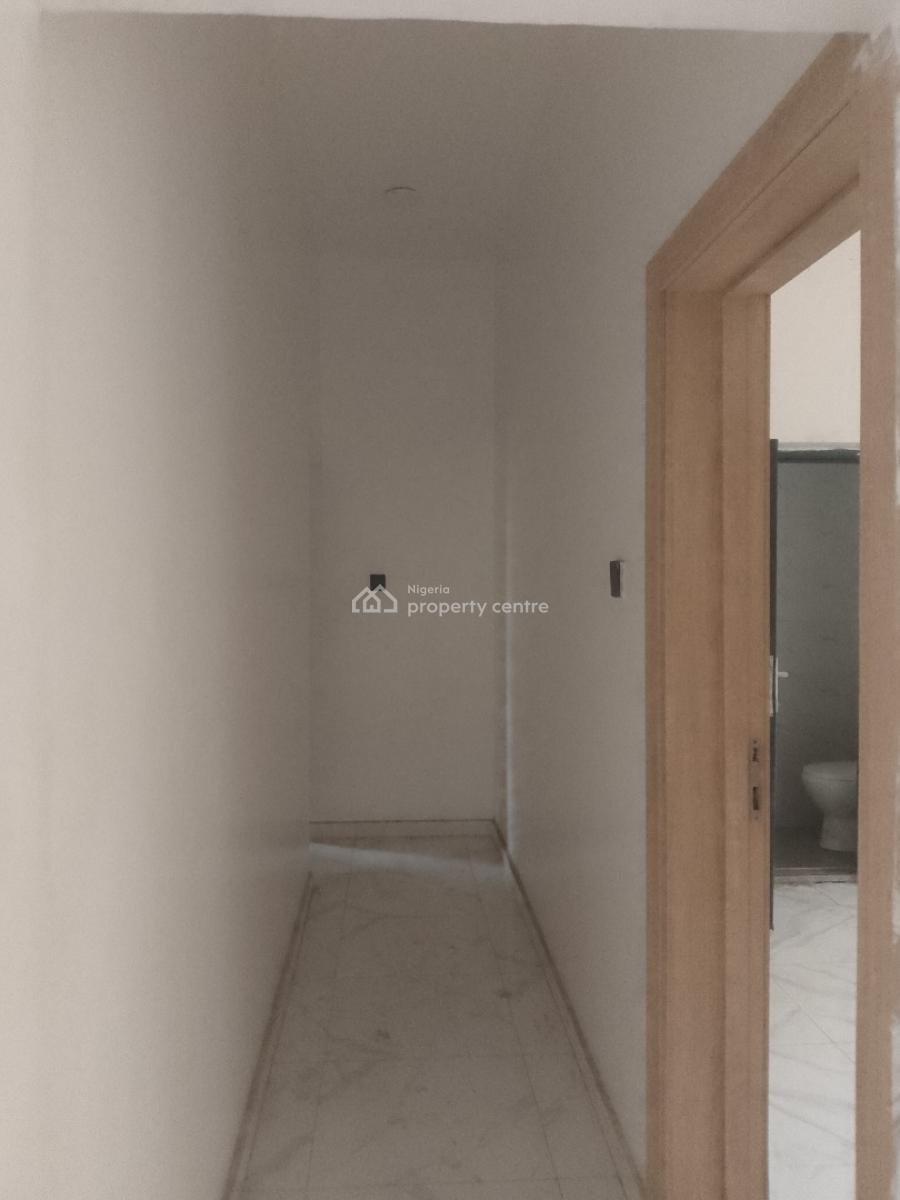 Very Spacious 2bedroom Flat Apartment, Ilaje Mobile Road, Ajah, Lagos, Flat / Apartment for Rent