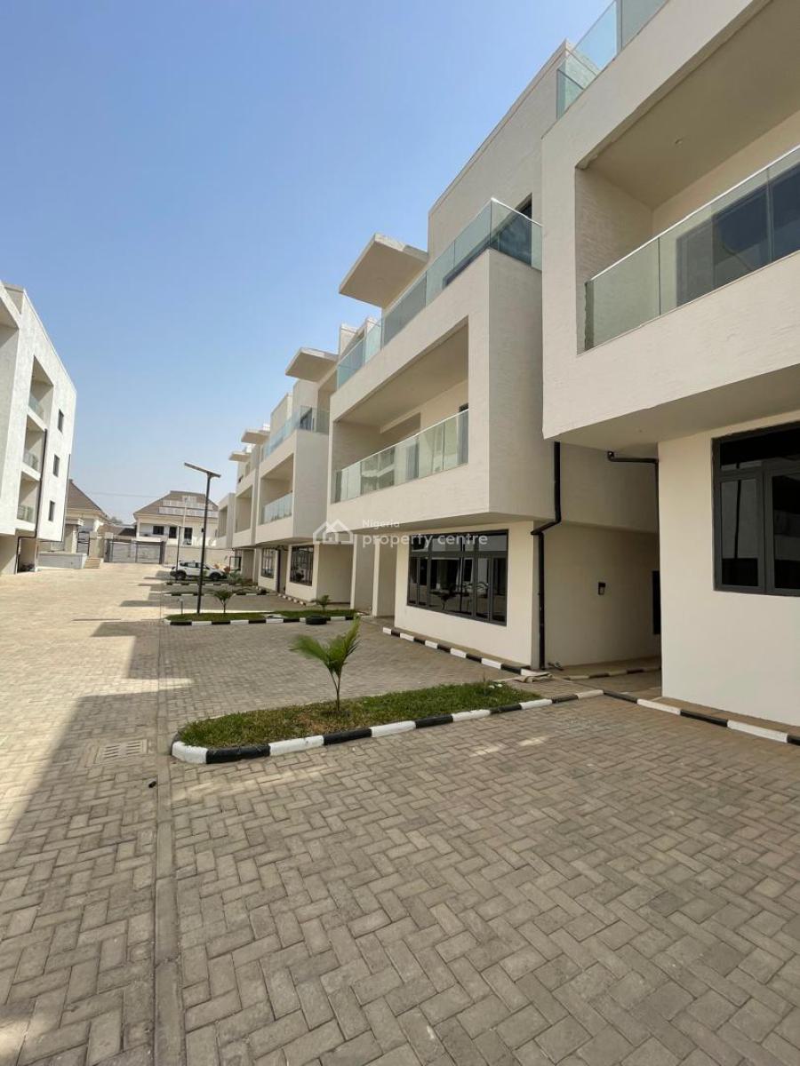 5-bedroom Semi-detached Duplex + B.q, Guzape District, Abuja, Semi-detached Duplex for Sale