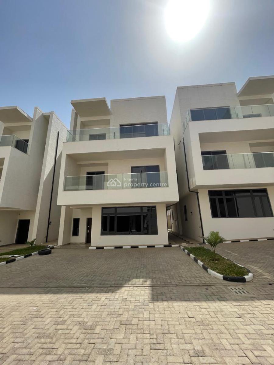 5-bedroom Semi-detached Duplex + B.q, Guzape District, Abuja, Semi-detached Duplex for Sale