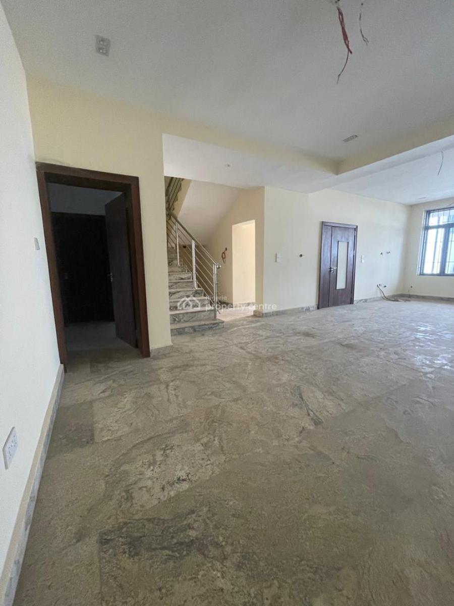 5-bedroom Semi-detached Duplex + B.q, Guzape District, Abuja, Semi-detached Duplex for Sale